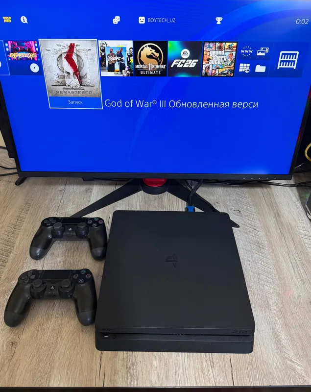 PlayStation 4 slim 500GB Goldhen