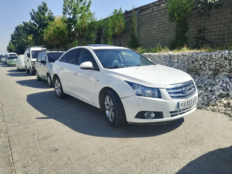 Lasetti Cruze 2009 5