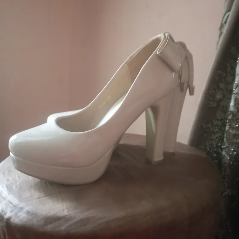 холати янги бир икки марта кийилган холос