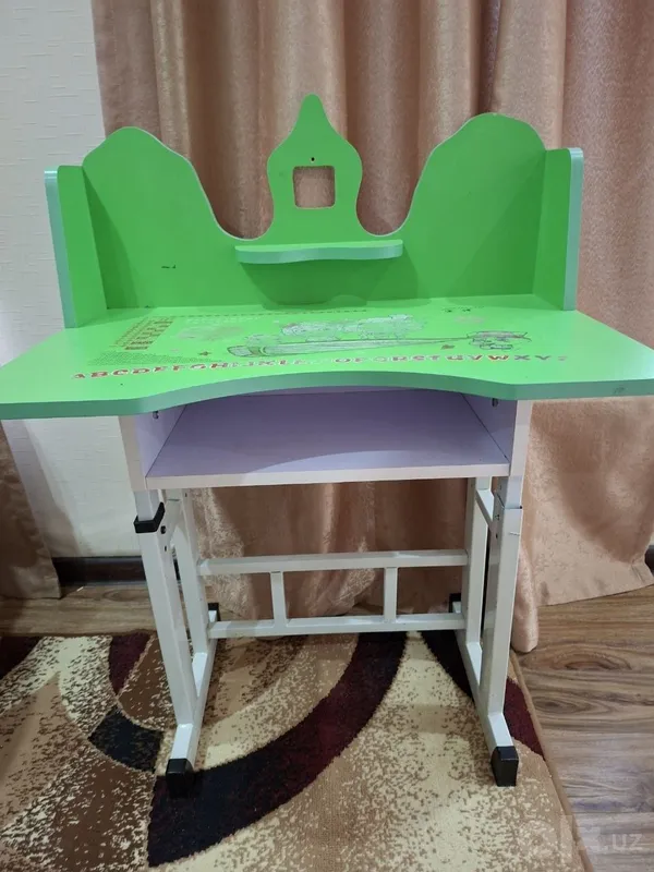 Продаётся детская парта 2 Продаётся детская парта 2