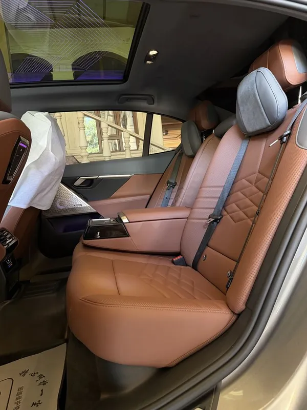 BMW i5edrive m40L 10 BMW i5edrive m40L 10