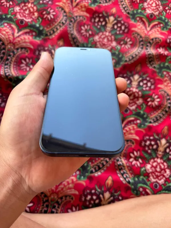iphone 12 в хорошым состояние на 128гб 79 акб 6