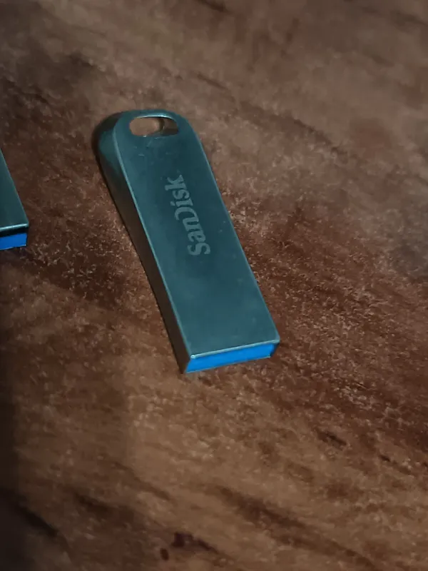 USB SanDisk Ultra 32Gb 2 USB SanDisk Ultra 32Gb 2
