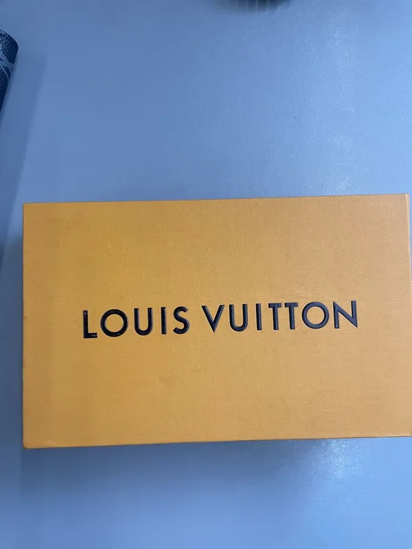Продается кошелек LOUIS VUITTON