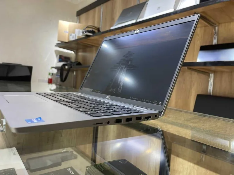 DELL Precision 3560 Intel Core i5-1145G7 озу8гб 256ssd 5 DELL Precision 3560 Intel Core i5-1145G7 озу8гб 256ssd 5