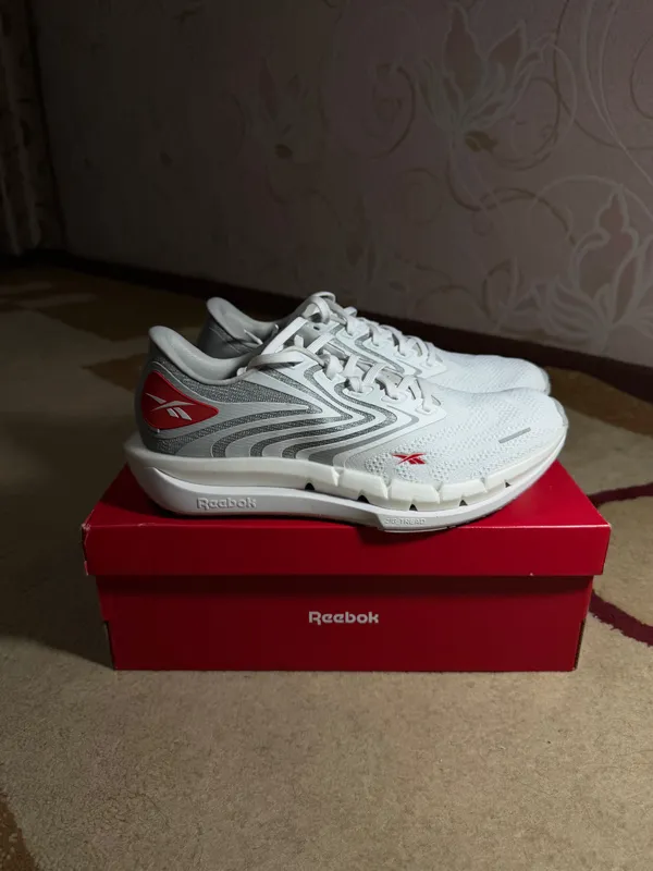 Erkaklar uchun Reebok FloatZig Tread krossovkalari 3 Erkaklar uchun Reebok FloatZig Tread krossovkalari 3