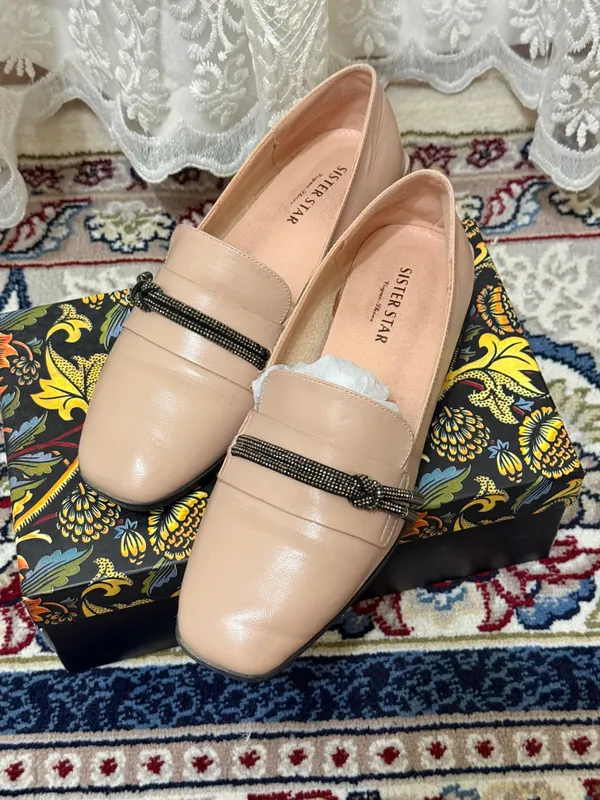 Sister star tuflisi 37razmer karobkasi bilan.