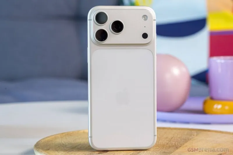 iPhone 17 Pro Max + Adapter + AirPodsPro 2 3 iPhone 17 Pro Max + Adapter + AirPodsPro 2 3
