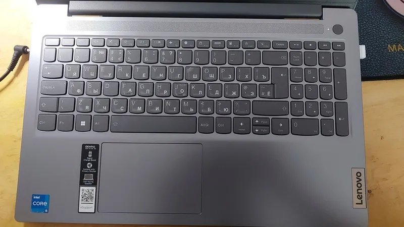 Lenovo Ideapad Slim 3 i5-13420H 7
