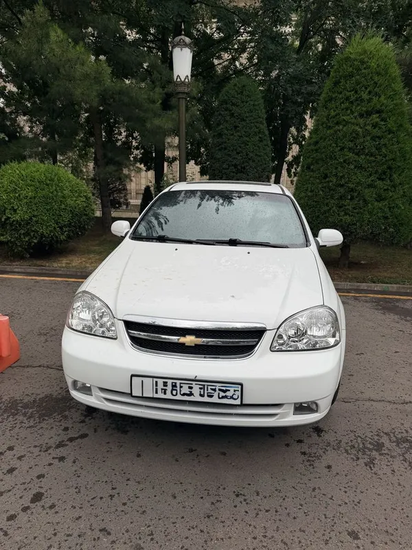 Laceti 1.8 avtomat 2009