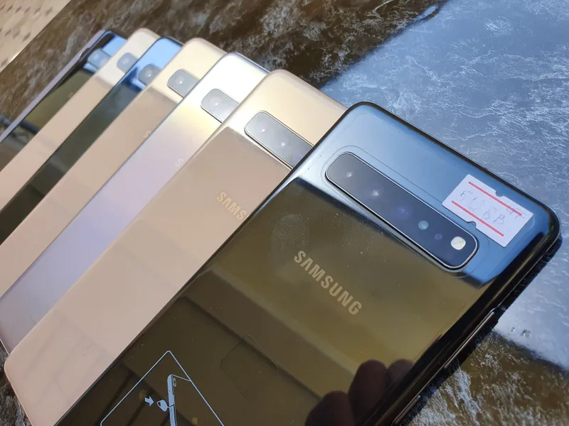 Samsung Galaxy S10 Plus 5G. Память 8/256 GB. 1