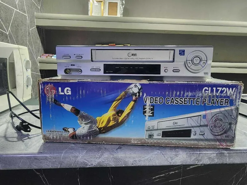 Видео магнитофон Lg GL172W в идалном состоянии