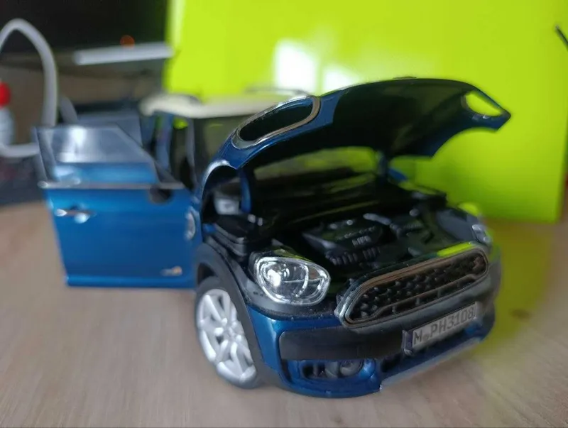 Mini Countryman 1:18 Kyosho б/у — целый корпус, на игру или запчасти — фото 5