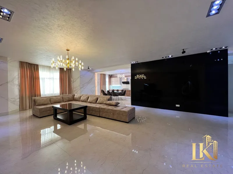Продаётся стильная 3-комнатная квартира с евроремонтом в ЖК Elegant — фото 1