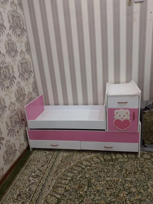 Продаю детский диван 2 Продаю детский диван 2