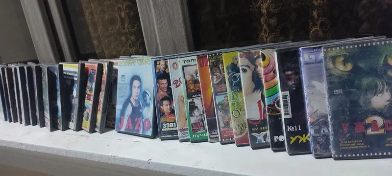 DVD диски новые с крышкой 2 DVD диски новые с крышкой 2