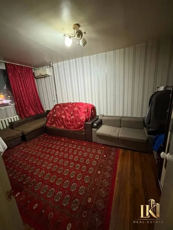 Oybek metrosi yaqinida 41 m² 2 xonali kvartira sotiladi 6