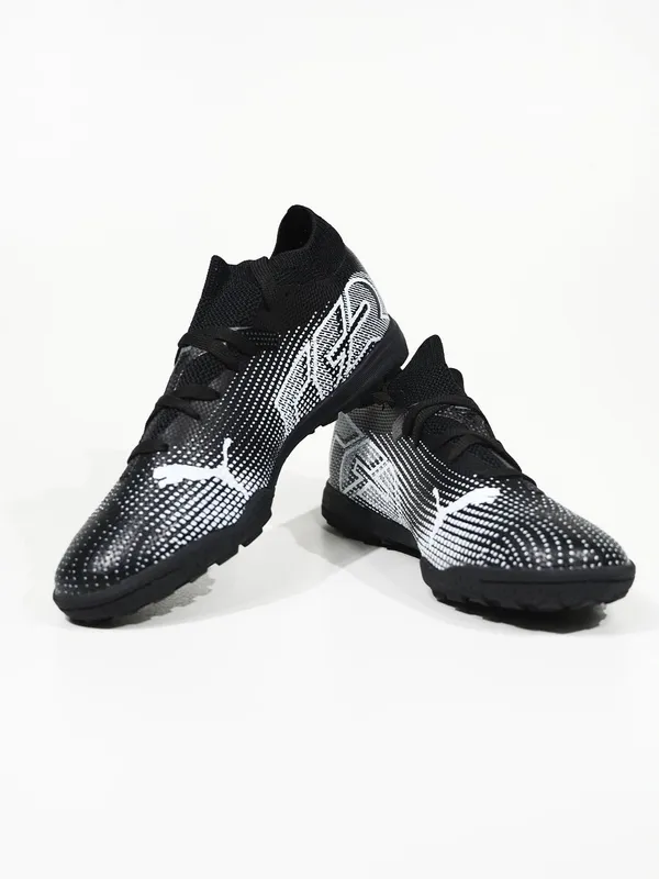 Футбольные бутсы сороконожки Puma Future