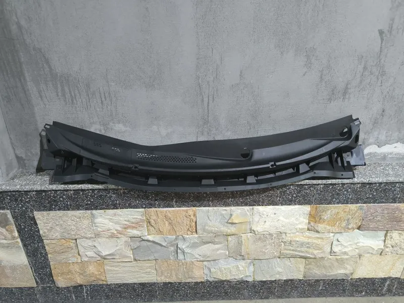 Жабо накладка Nissan tiida 2004 2 Жабо накладка Nissan tiida 2004 2