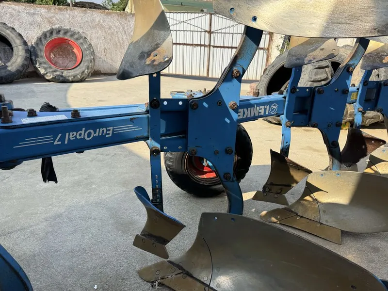 Lemken traktor arion jonder new holland mtz 2 Lemken traktor arion jonder new holland mtz 2