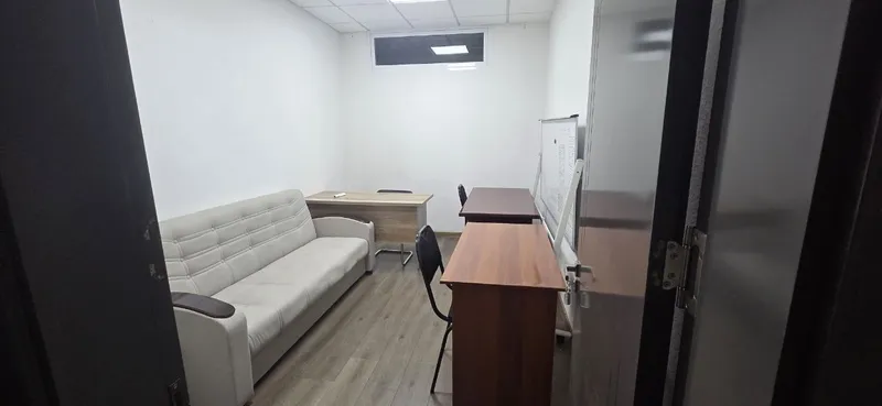 Сдаётся офис с мебелью и техникой Чорсу метро 1