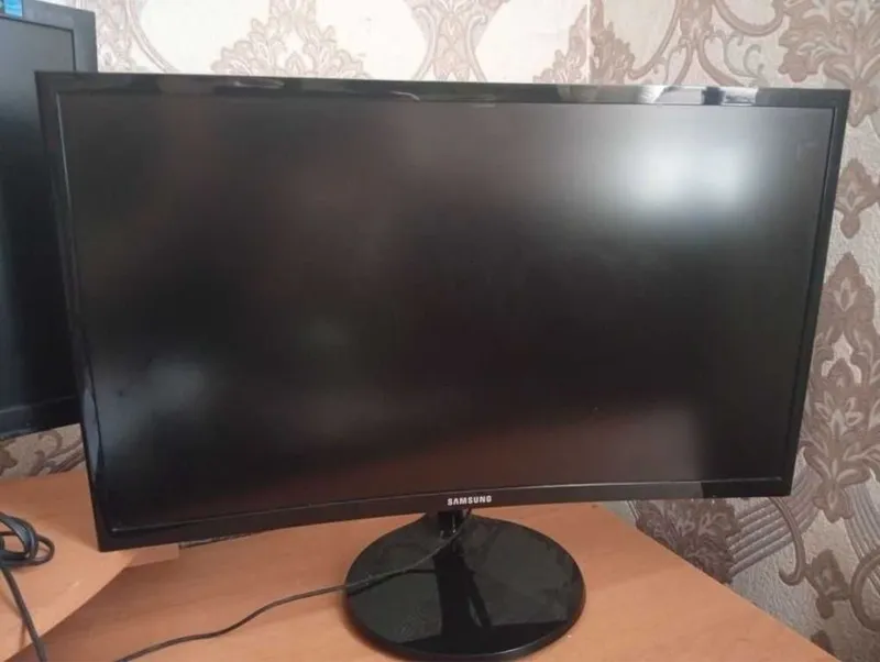 Продам монитор samsung 24 carved Продам монитор samsung 24 carved