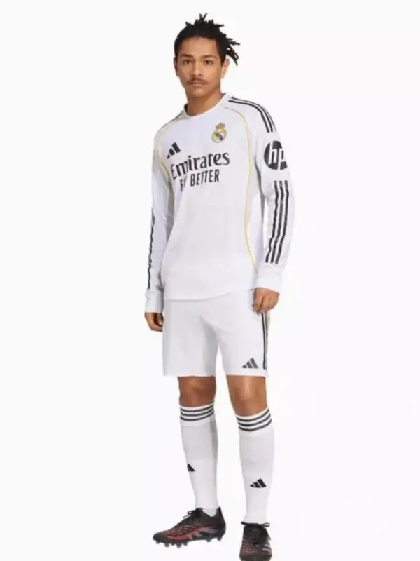Futbol yingil kiyimi Rial Madrit