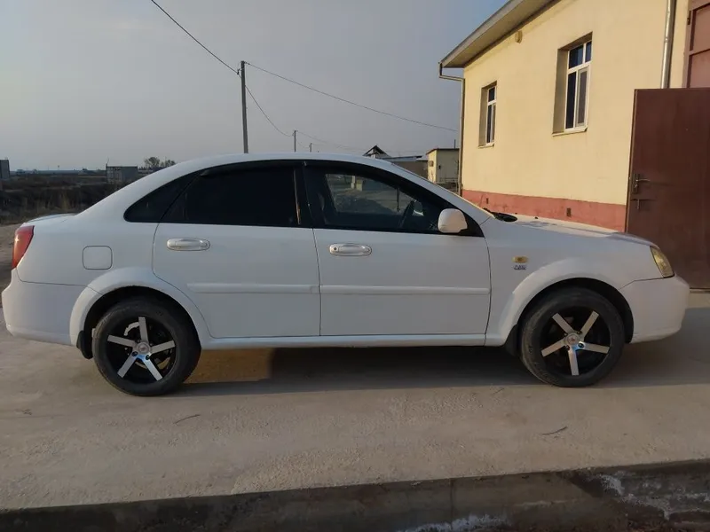 Lacetti sotiladi yoki cobaltga barter