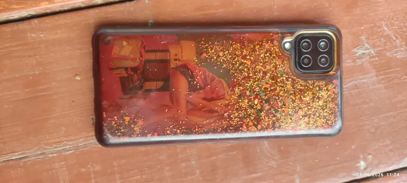 Samsung a12 ochilmagmodeli ayol kishi ishlatgan — фото 3