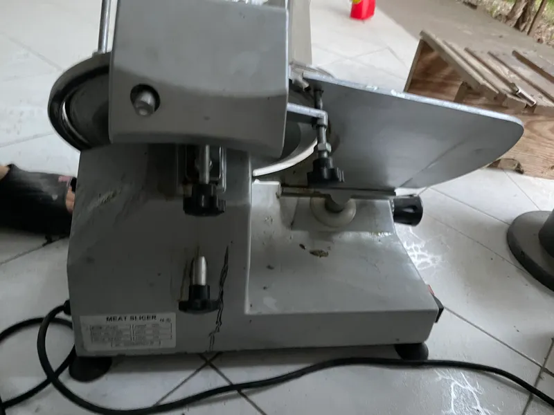 oshxona jihozlari slayser va pech wok lag'mon uchu 3