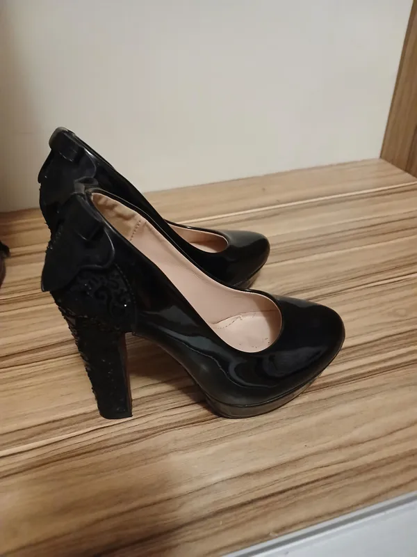 ayollar oyoq kiyimi 1 ayollar oyoq kiyimi 1