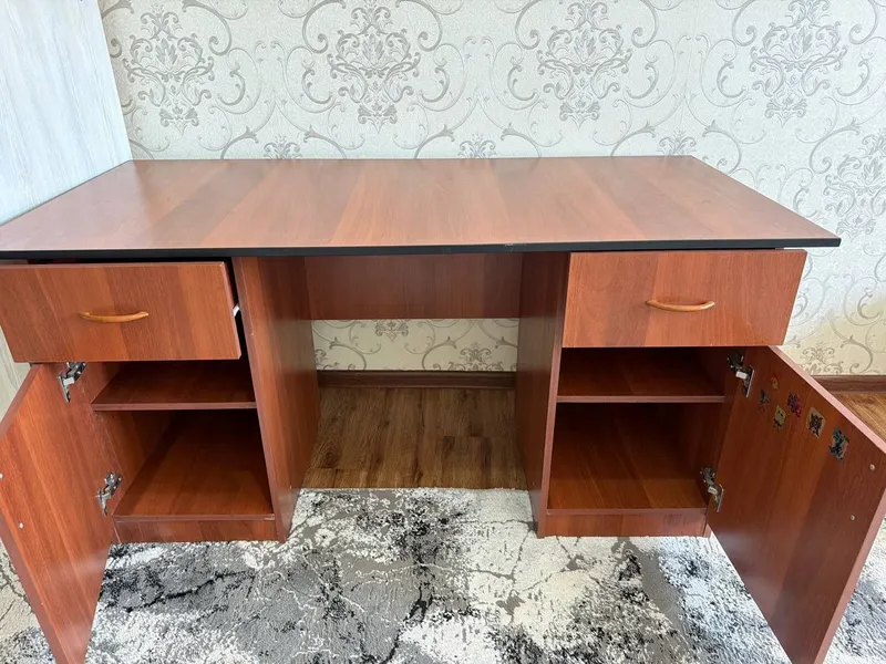 Компютерный стол 2 Компютерный стол 2