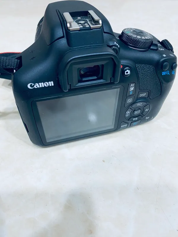 Canon eos 2000d (почти новый) — фото 1