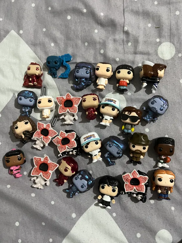 Stranger things kinder joy