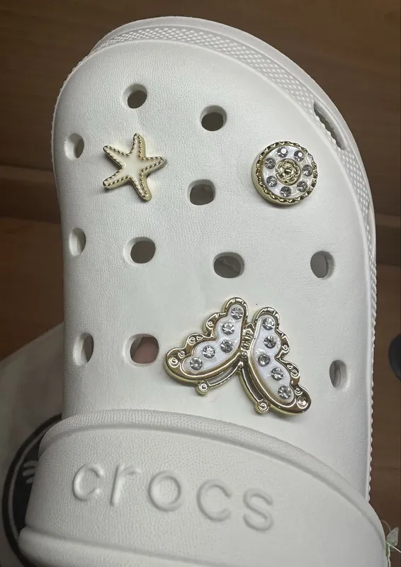 Продаются новые женские Crocs 3 Продаются новые женские Crocs 3