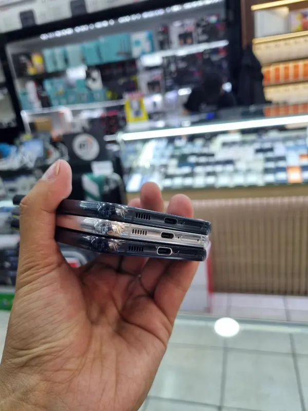 Samsung s 22 plus 5 G 3