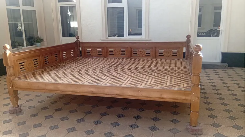 Tapchan kravat sotiladi yeenngide turipti qimmatga olingan edi