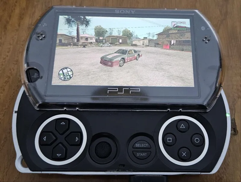Продам psp go.