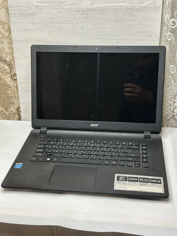 Продается ноутбук acer Aspire E15 Intel N2830 4/500 батарея 2 часа