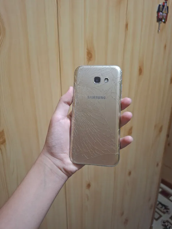 Samsung A5 2017 gold ideal sotiladi 3 Samsung A5 2017 gold ideal sotiladi 3