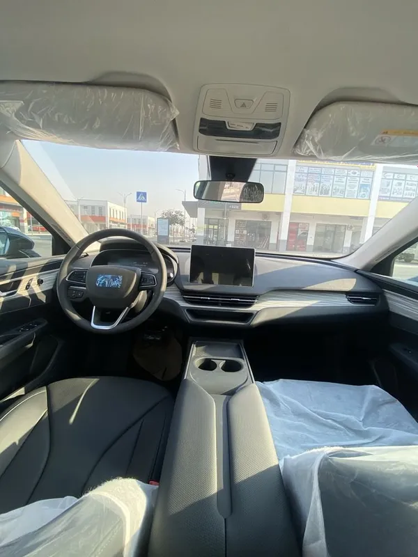 Hongqi e-qm5 2025-илй 500/610km запасход ок кора ранги бор 6 Hongqi e-qm5 2025-илй 500/610km запасход ок кора ранги бор 6
