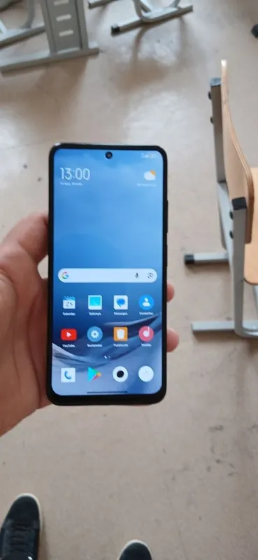 Redmi note 11 xolati:zor MANZIL:XIIVA XOTIRA:64gb NARX:700 MING SOM