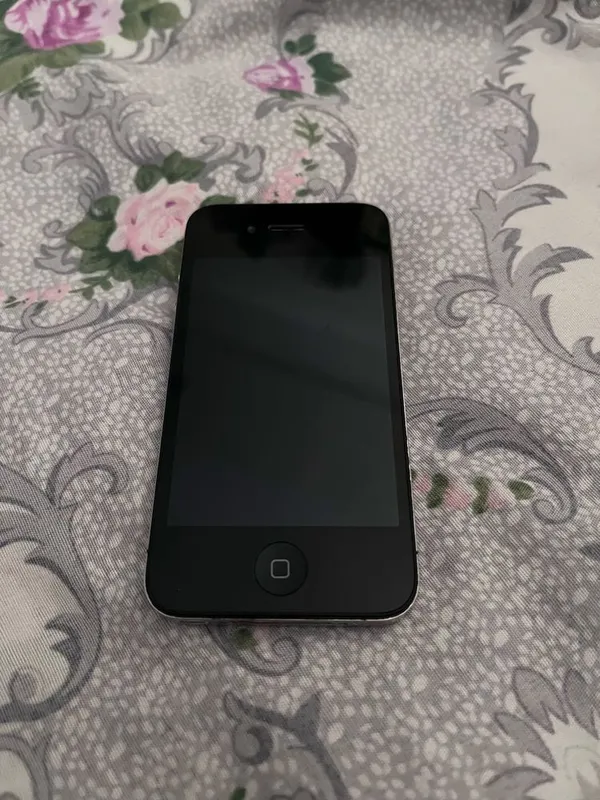Iphone 4 sotiladi 3 Iphone 4 sotiladi 3