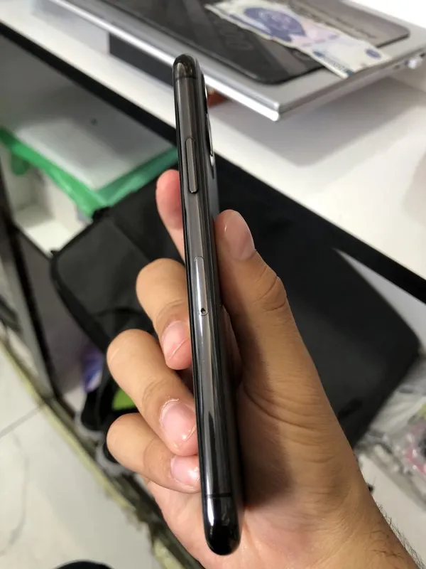 Iphone 11pro sotiladi 3