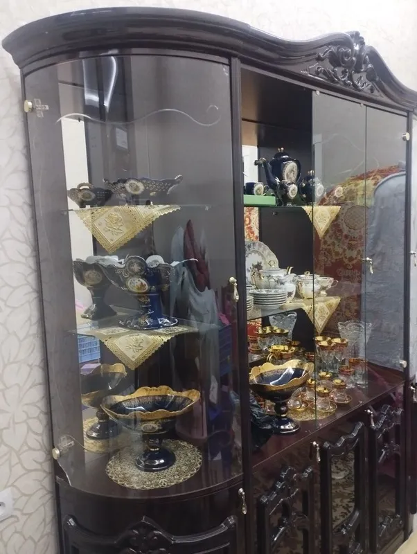 Продается итальянская горка и компьютерный стол 2 Продается итальянская горка и компьютерный стол 2