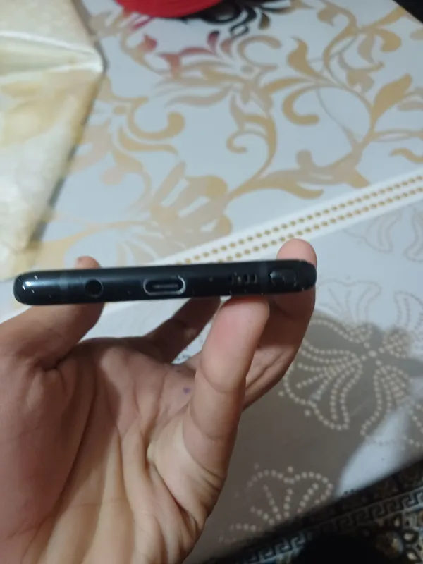Samsung Galaxy Note 8 64 ГБ, экран разбит, работает 2 Samsung Galaxy Note 8 64 ГБ, экран разбит, работает 2