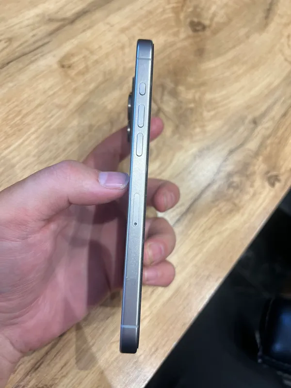 Iphone 15 pro max 3