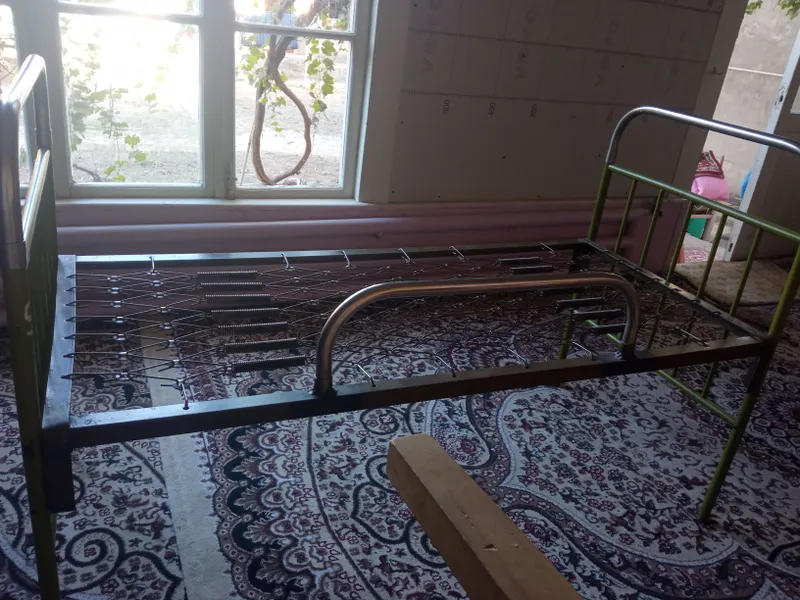 yaxshi holatdagi bolalar karavoti 2 yaxshi holatdagi bolalar karavoti 2
