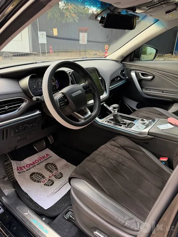 Срочно продается машина Jetour X70 flagship eng fulli 6 Срочно продается машина Jetour X70 flagship eng fulli 6