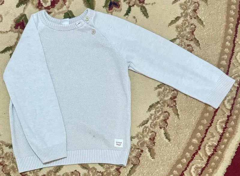 Кофточки для мальчика 5-6 лет в очень хорошем состоянии — фото 1